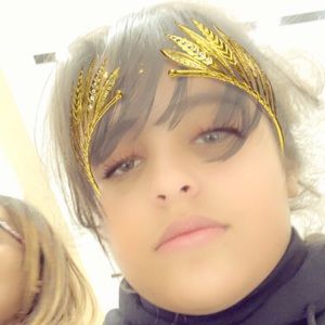 Meet your Posher, Dounia